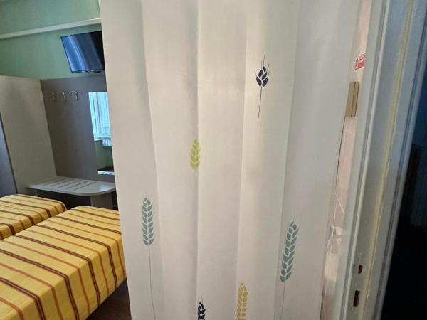 Hotel Barone : photo 8 de la chambre chambre double ou lits jumeaux avec douche