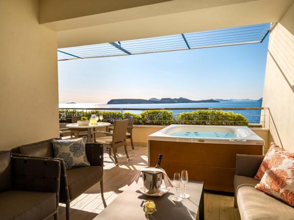 Dubrovnik President Valamar Collection Hotel : photo 2 de la chambre suite niveau v pour 2 + 2 personnes avec jacuzzi