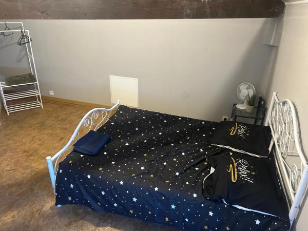 Chambre privée dans Maison d'hotes 10 minutes à pied de la gare et du centre : photo 6 de la chambre chambre double