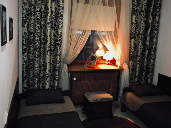 Pensjonat Gogol.s : photo 2 de la chambre chambre lits jumeaux avec salle de bains commune