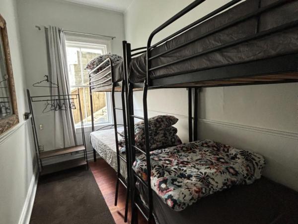Worldwide Backpackers : photo 1 de la chambre lit dans dortoir mixte de 4 lits