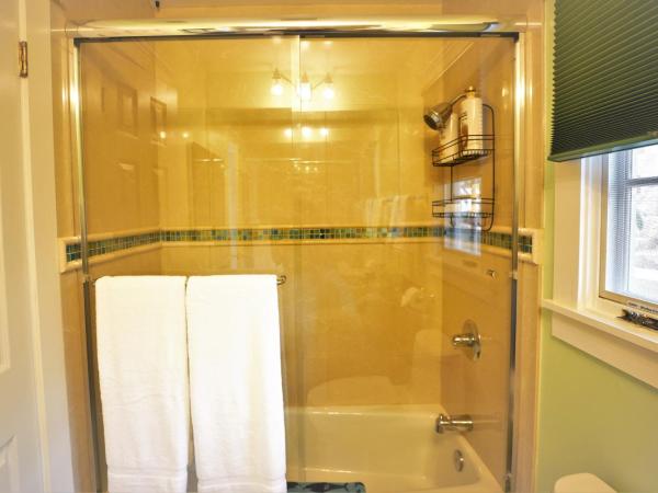 PRIVATE La Jolla Guest Suite : photo 10 de la chambre chambre double deluxe avec baignoire