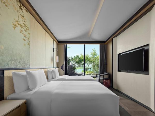 Banyan Tree Yangcheng Lake : photo 3 de la chambre lakefront two-bedroom pool villa