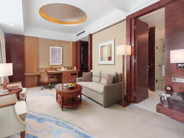 Pudong Shangri-La, Shanghai : photo 7 de la chambre chambre lit king-size premier horizon bund