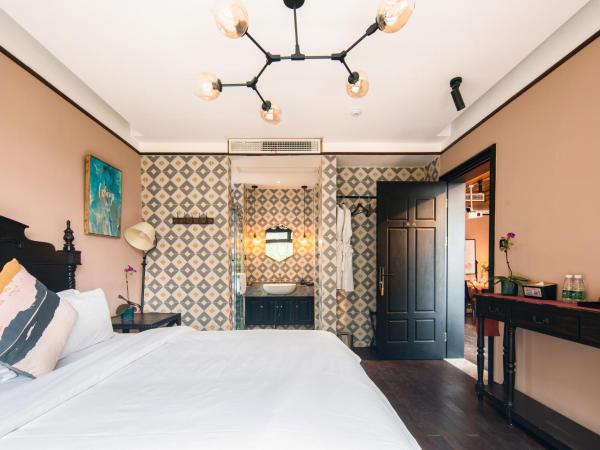 Suzhou Tree B&B - Suzhou Shushan Eco Village : photo 3 de la chambre chambre lit king-size - vue sur montagne