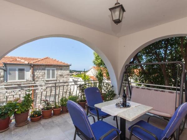 Guest House Kono : photo 1 de la chambre chambre double avec terrasse