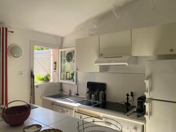 Résidence Marina Di Santa Giulia : photo 3 de la chambre villa