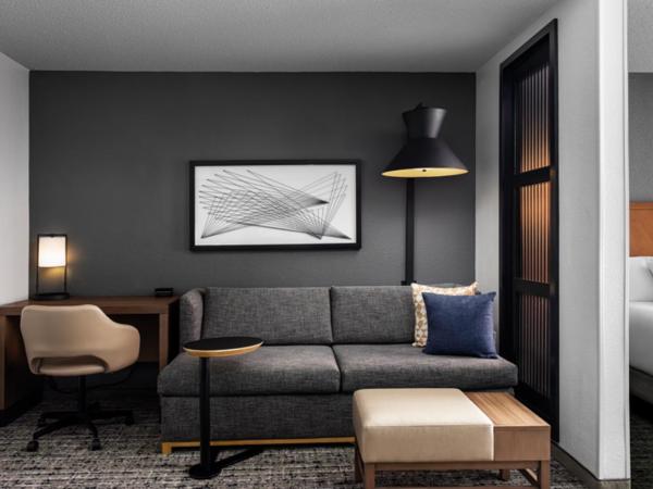 Hyatt Place Atlanta Airport South : photo 4 de la chambre chambre avec 2 lits doubles et canapé-lit