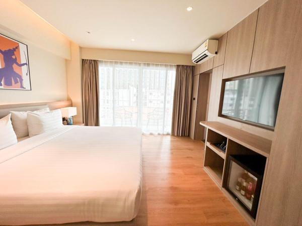 The One Bay Breeze : photo 5 de la chambre chambre double ou lits jumeaux deluxe avec balcon