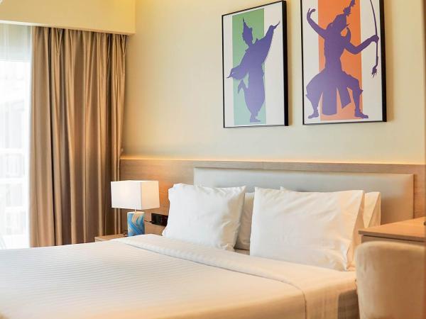 The One Bay Breeze : photo 10 de la chambre chambre double ou lits jumeaux deluxe avec balcon