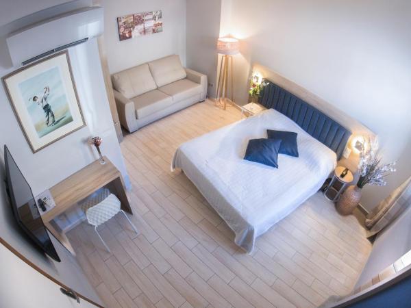 Hotel Le Golfe : photo 4 de la chambre chambre familiale - vue sur arrière