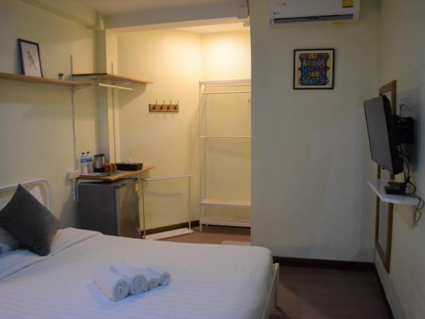 Greenery Hostel : photo 4 de la chambre chambre double avec salle de bains privative