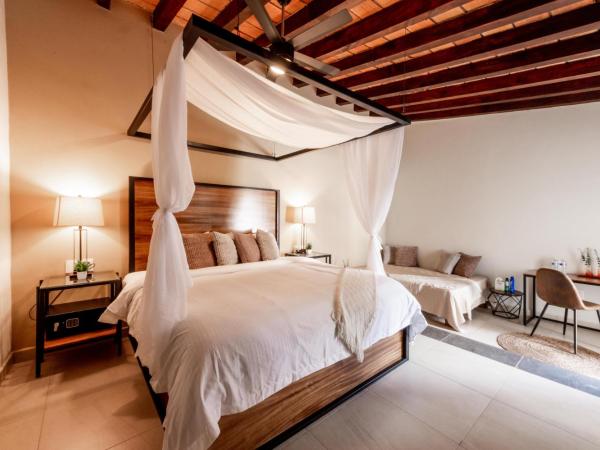 Casa Victoria Malecón - Adults Only : photo 6 de la chambre chambre lit king-size standard