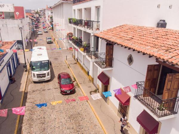 Casa Victoria Malecón - Adults Only : photo 3 de la chambre chambre lit king-size avec balcon