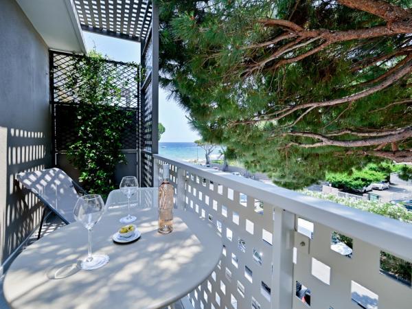 Hôtel La Ménado : photo 1 de la chambre chambre double ou lits jumeaux standard - vue sur mer