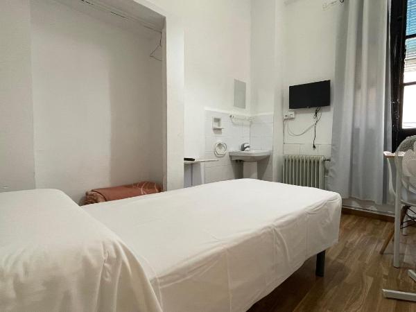 Pensión Duquesa Bed & Breakfast : photo 7 de la chambre chambre simple basique avec salle de bains commune 