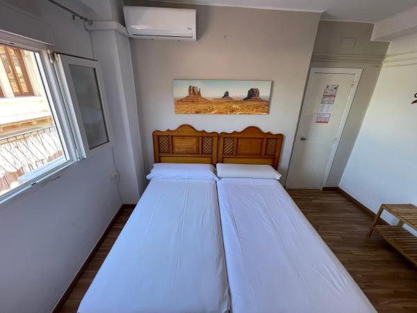 Pensión Duquesa Bed & Breakfast : photo 2 de la chambre superior double room shared bathroom