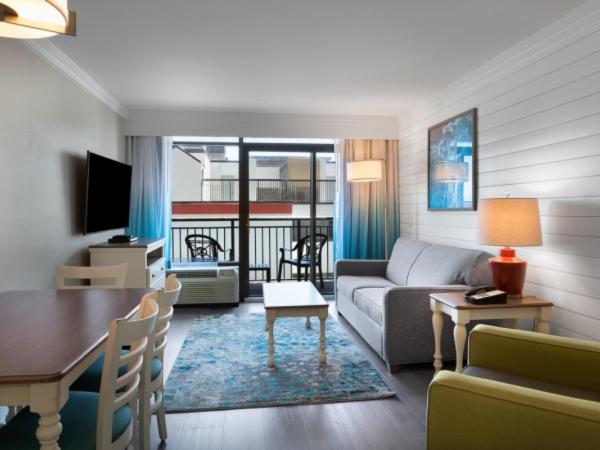 Grande Cayman Resort : photo 4 de la chambre oceanfront two queen suite restricted view