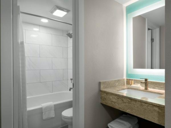 Grande Cayman Resort : photo 5 de la chambre splash deck view junior suite