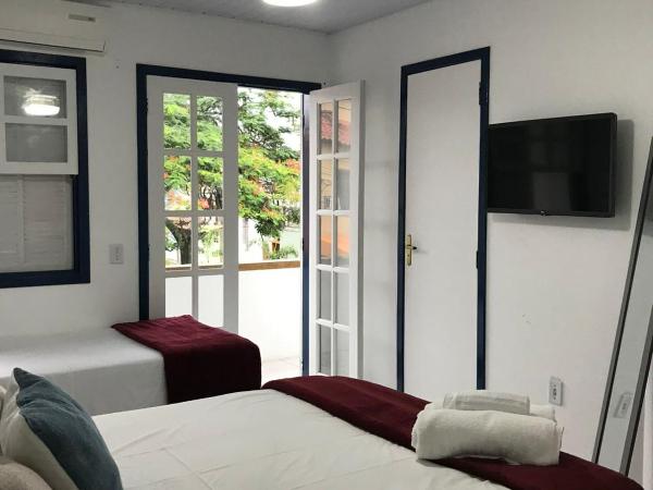 Brothers Suites Centro Búzios : photo 6 de la chambre chambre triple avec balcon