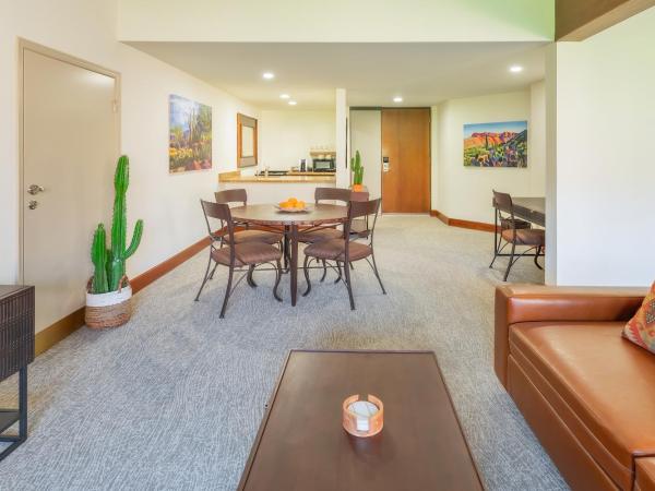 The Lodge at Ventana Canyon : photo 7 de la chambre suite lit king-size