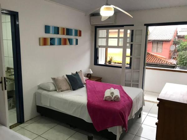 Brothers Suites Centro Búzios : photo 9 de la chambre chambre triple avec balcon