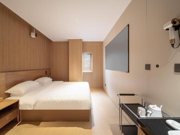 Captain 5 Youth Hotel-Xianxia Road Branch : photo 6 de la chambre chambre standard lit queen-size