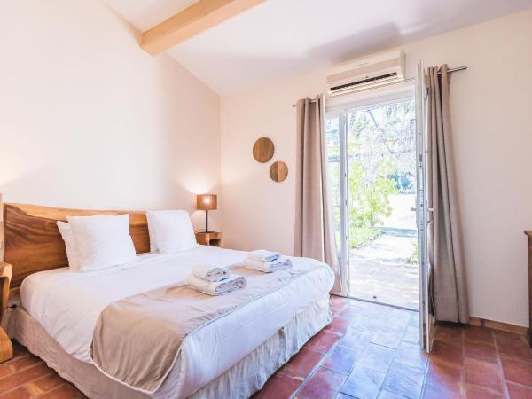 Les Maisons Du Sud : photo 1 de la chambre studio avec vue sur jardin