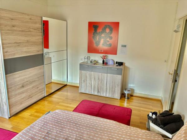 Rue Des Glacis Limpertsberg : photo 5 de la chambre chambre double avec salle de bains commune