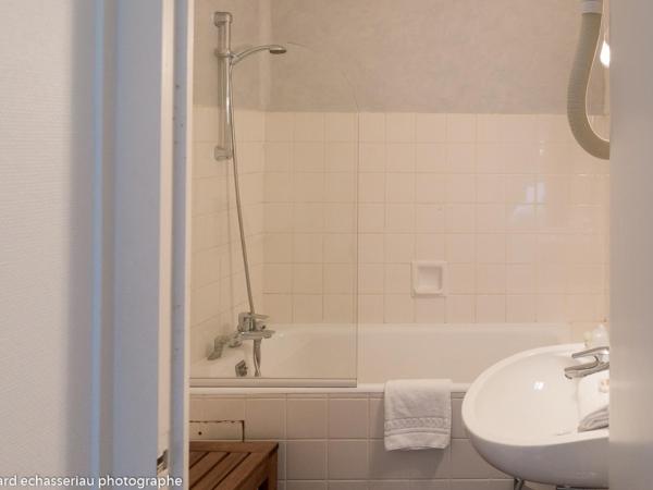 Hôtel de la Vendée : photo 5 de la chambre chambre quadruple classique