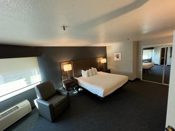 Extended Stay America Premier Suites - Portland - North : photo 3 de la chambre chambre lit king-size - non-fumeurs