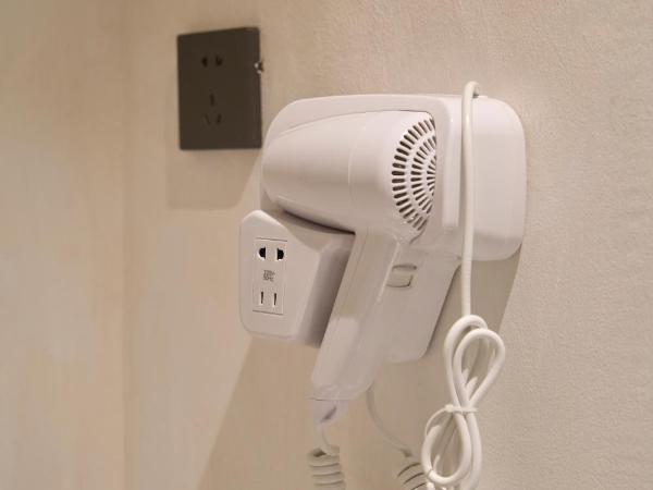 Menoir Dorsett Madrid Usera : photo 2 de la chambre chambre lits jumeaux avec salle de bains privative