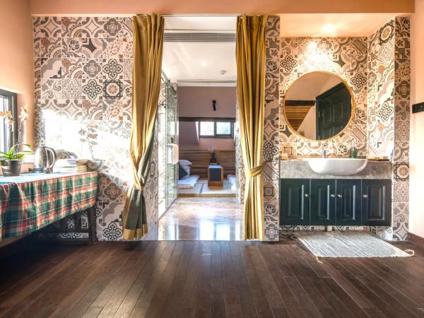 Suzhou Tree B&B - Suzhou Shushan Eco Village : photo 1 de la chambre chambre familiale - vue sur montagne