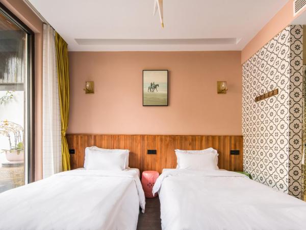 Suzhou Tree B&B - Suzhou Shushan Eco Village : photo 2 de la chambre chambre double avec patio