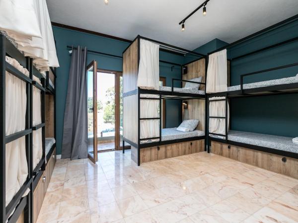 Walk in Hostel Faro Airport : photo 2 de la chambre lit dans dortoir mixte de 10 lits