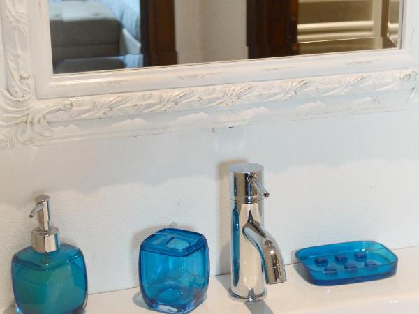 Armonie di Villa Incontri B&B : photo 10 de la chambre chambre double ou lits jumeaux deluxe – vue sur jardin