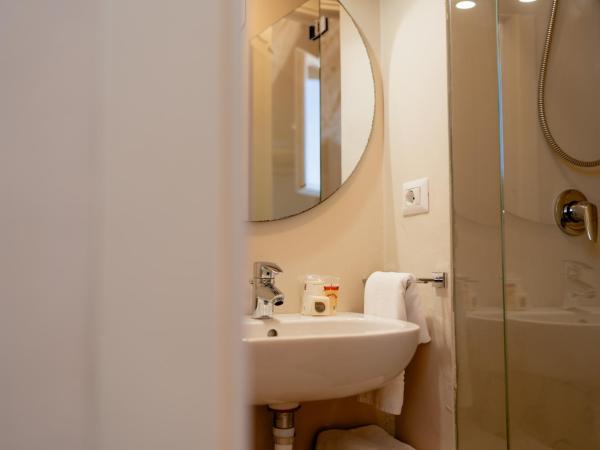 Il Belvedere : photo 4 de la chambre small single room - cave