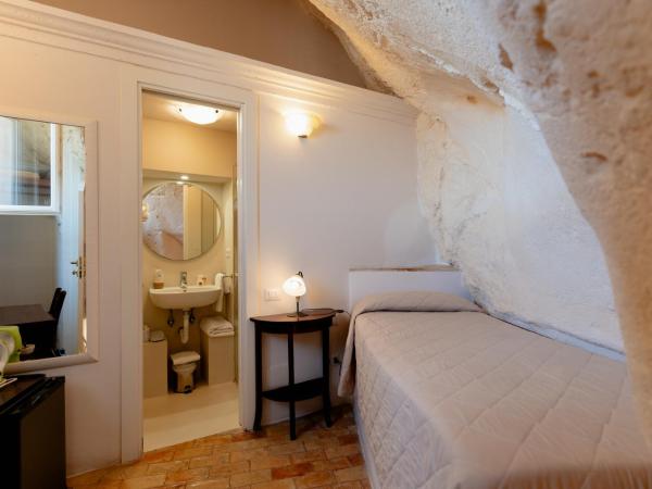 Il Belvedere : photo 5 de la chambre small single room - cave