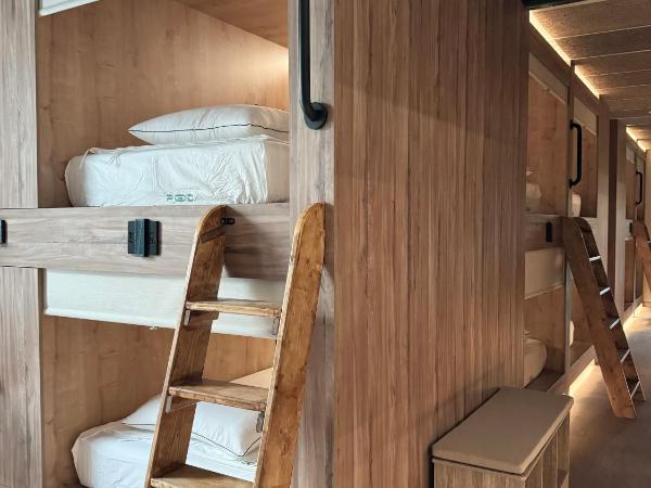 The POD Suite Hostel Village : photo 3 de la chambre b19 mixed lower bed in shared room with 20 beds