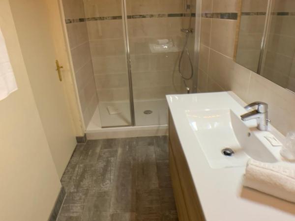 The Originals Boutique, Hôtel Roca-Fortis, Rochefort : photo 1 de la chambre chambre familiale