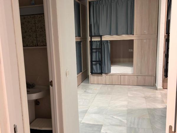 Hostel Sorolla Playa : photo 4 de la chambre lit simple dans dortoir pour femmes