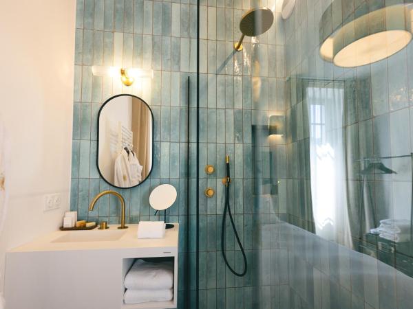 Villa Lorenzo - Chambres & Restaurant - Barcelonnette : photo 2 de la chambre chambre double deluxe