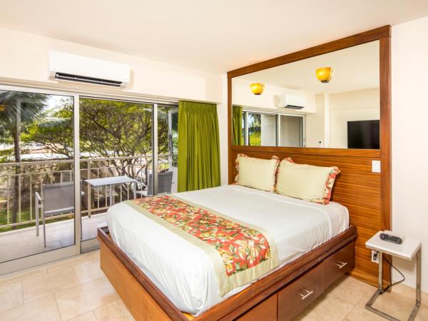 Castle Waikīkī Shore : photo 1 de la chambre studio deluxe - vue sur parc