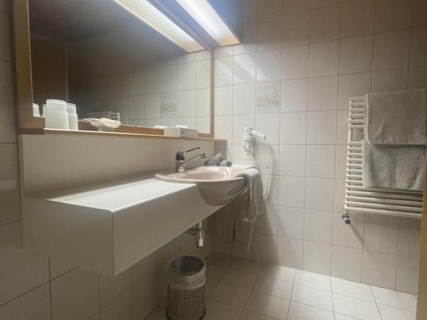 Hotel Edi : photo 4 de la chambre chambre double Économique