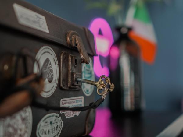 Canbe Garden Lane Backpackers : photo 7 de la chambre lit dans dortoir femmes de 6 lits avec salle de bains commune