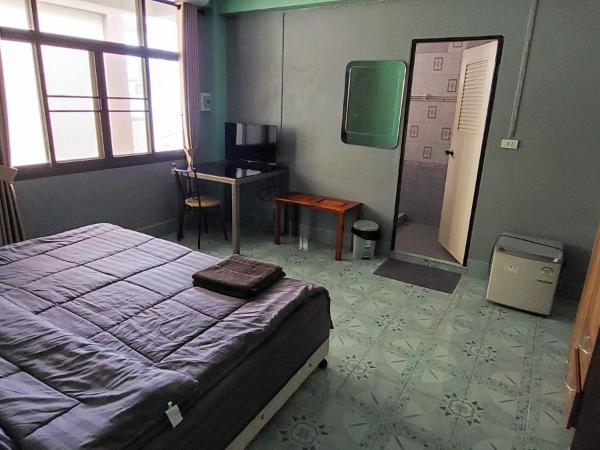 La Marmite 55 : photo 1 de la chambre chambre double avec balcon