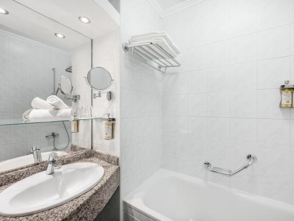 Danubius Hotel Arena : photo 6 de la chambre chambre lits jumeaux