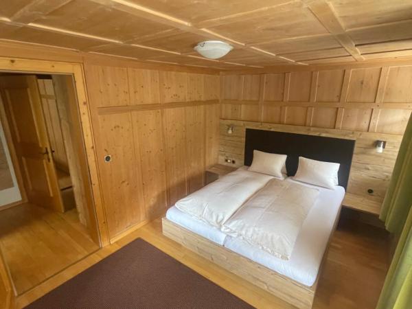 Hotel Edi : photo 3 de la chambre chambre familiale (2 adultes et 2 enfants)