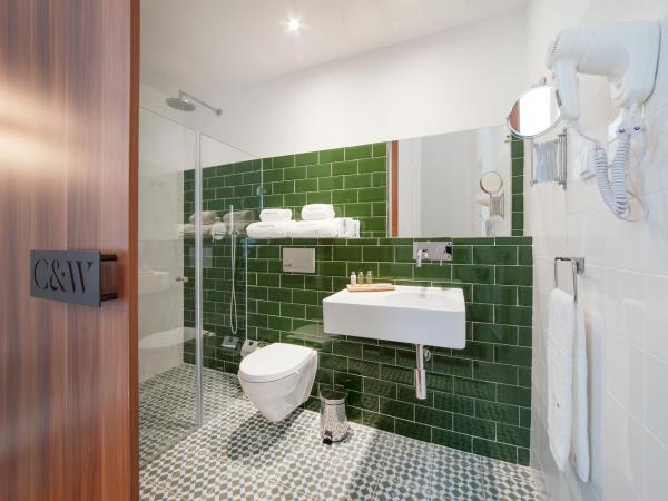 Lisbon Cheese & Wine Suites : photo 6 de la chambre chambre double avec vue intérieur