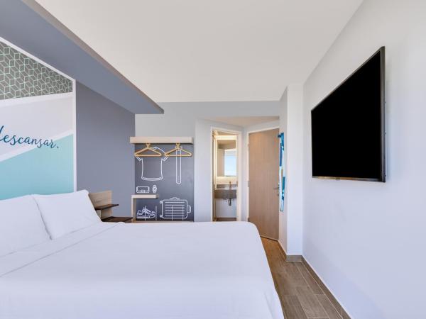 One Puerto Vallarta Aeropuerto : photo 1 de la chambre deluxe, 1 queen